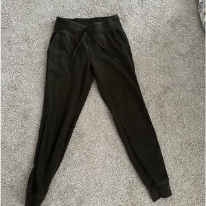 Lululemon sweatpants! Great condition.